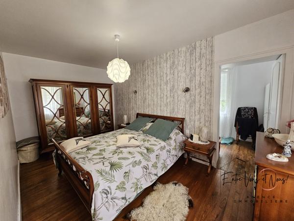 Propriété 3 logements avec terrain et garages