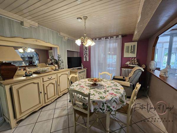 Propriété 3 logements avec terrain et garages