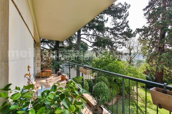 APPARTEMENT 122m2 RENOVE 4 CHAMBRES AVEC BALCON