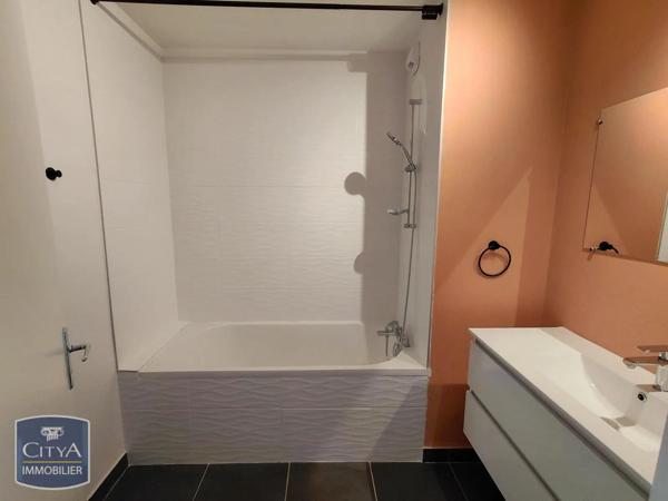 Appartement à louer 3 pièces 69.57m² Limoges (87000)