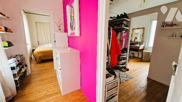 Maison de Charme Authentique du 19ème Siècle Rénovée avec Goût et Élégance