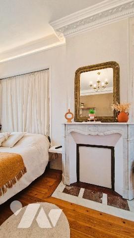 Maison de Charme Authentique du 19ème Siècle Rénovée avec Goût et Élégance