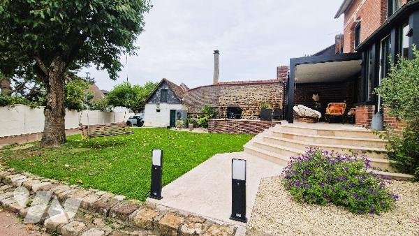 Maison de Charme Authentique du 19ème Siècle Rénovée avec Goût et Élégance