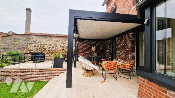 Maison de Charme Authentique du 19ème Siècle Rénovée avec Goût et Élégance