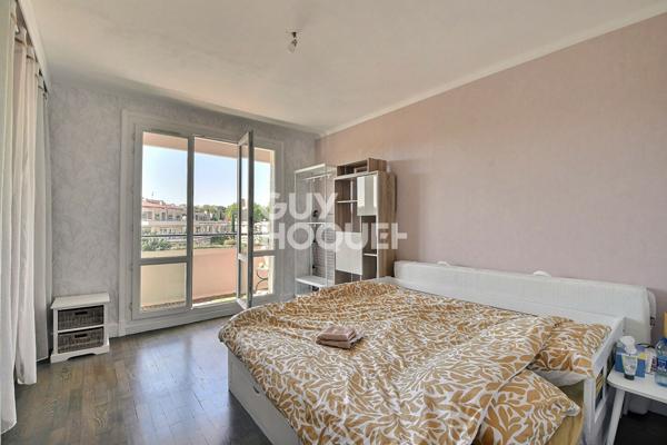 (Visite virtuelle) - A vendre T4 rénové de 84 m2 avec cave et garage à BRON / Les ESSARTS (69500)