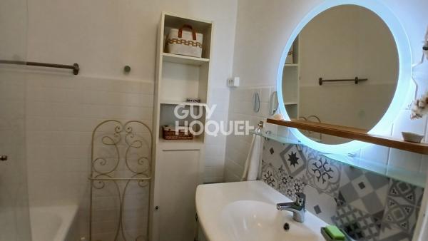 (Visite virtuelle) - A vendre T4 rénové de 84 m2 avec cave et garage à BRON / Les ESSARTS (69500)