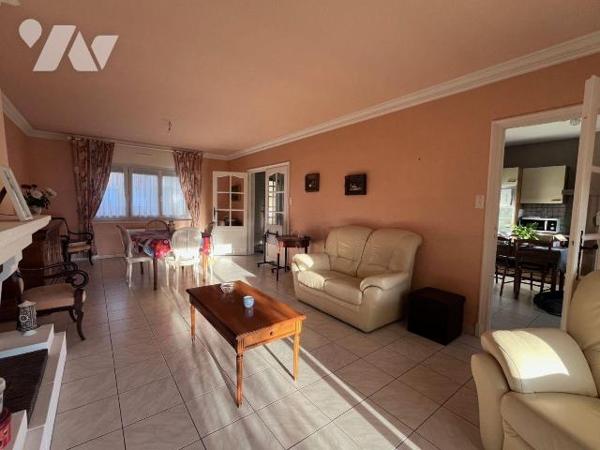 OPPORTUNITÉ !!! Nouveauté à vendre à Hazebrouck ! 
Bel ensemble immobilier composé d'une maiso...