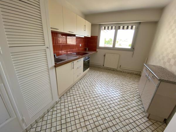 APPARTEMENT  2 chambres - PARKING - CAVE