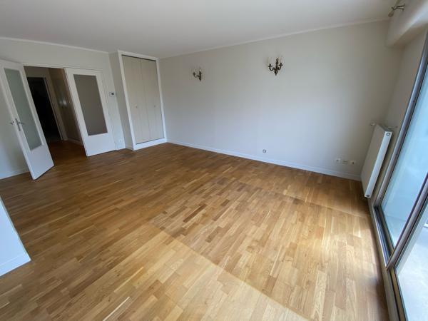 APPARTEMENT  2 chambres - PARKING - CAVE