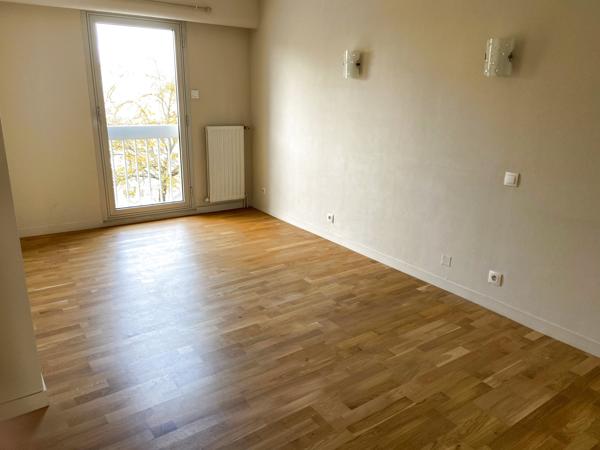 APPARTEMENT  2 chambres - PARKING - CAVE