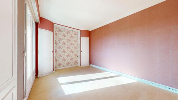 Appartement 121 m² avec studio loué, balcon, garage et cave