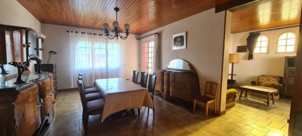 SPACIEUSE VILLA AVEC JARDIN