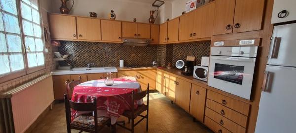 SPACIEUSE VILLA AVEC JARDIN