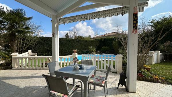 Maison 5 pièces 142 M2 LE HAILLAN sur parcelle 735 M2 avec piscine