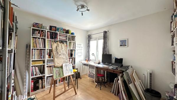 Maison 5 pièces 142 M2 LE HAILLAN sur parcelle 735 M2 avec piscine