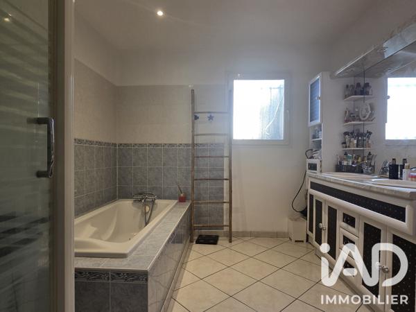 Maison à vendre 5 pièces 146 m² Saint-Sulpice-la-Pointe