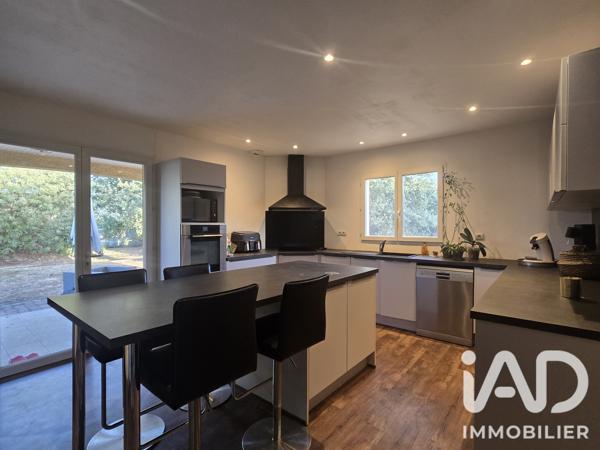 Maison à vendre 5 pièces 146 m² Saint-Sulpice-la-Pointe