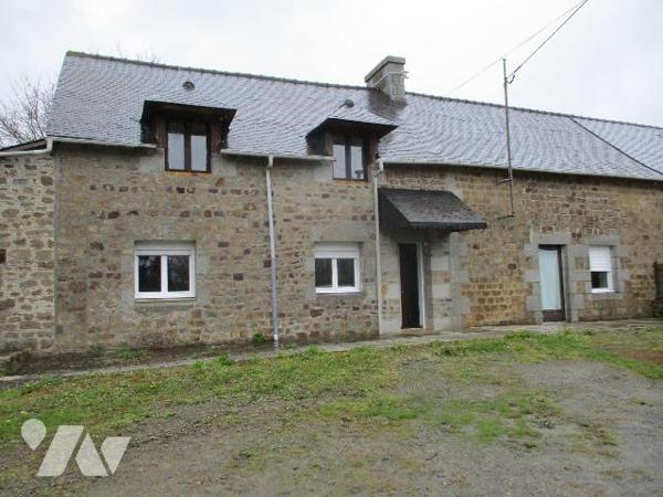 En campagne, maison d'habitation comprenant :
- Au rez-de-chaussée : entrée-cuisine aménagée e...