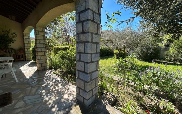 Maison à vendre    6 pièces •  Rodilhan