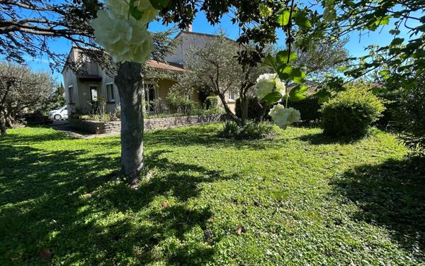 Maison à vendre    6 pièces •  Rodilhan