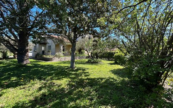 Maison à vendre    6 pièces •  Rodilhan