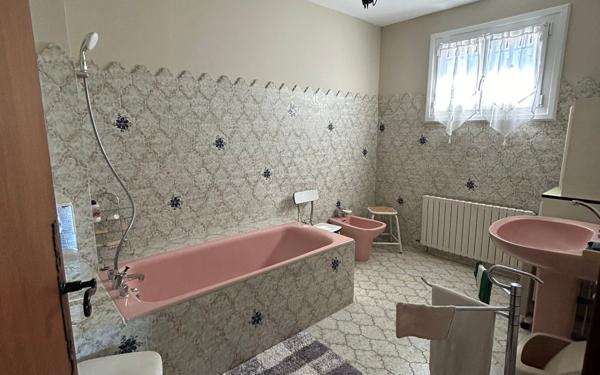 Maison à vendre    6 pièces •  Rodilhan