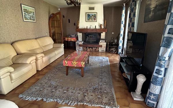 Maison à vendre    6 pièces •  Rodilhan