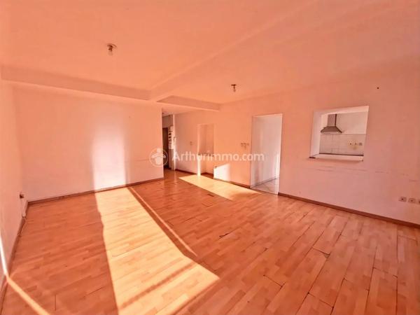 Vente                                                      Appartement
                        
                     4 pièces                      74 m2                     à Mazamet