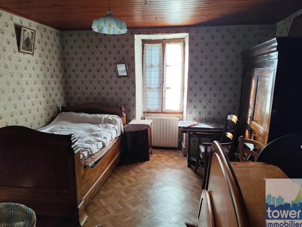 Corps de ferme avec 5000 m² de terrain