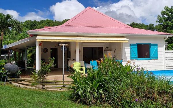 Maison à vendre    6 pièces •  Pointe-Noire