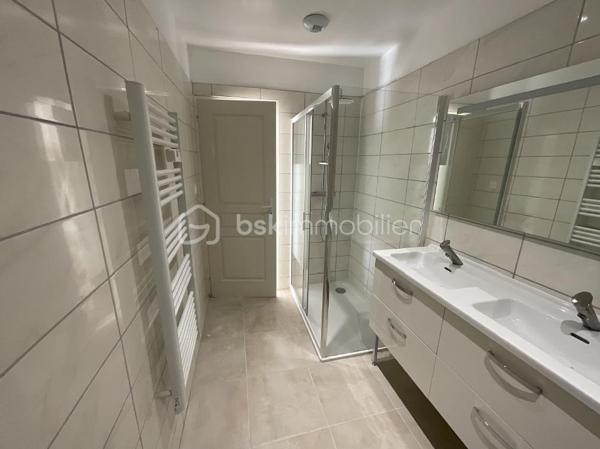 Immeuble mixte de 215,69 m²