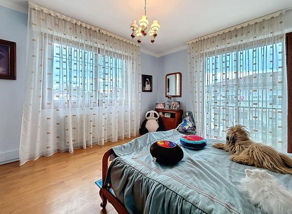 Bien exceptionnel de 410 m² habitables avec garages et grand jardin dans le Centre-Ville de Montauban