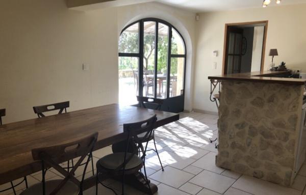 MAISON ET DOMAINE VITICOLE SUR 57 HECTARES - VIGNES EN AOP