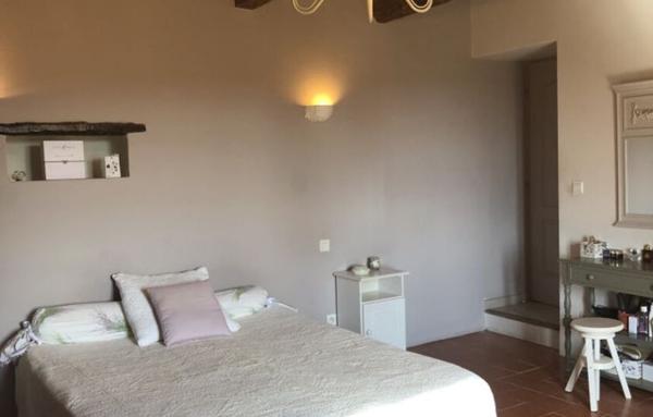 MAISON ET DOMAINE VITICOLE SUR 57 HECTARES - VIGNES EN AOP