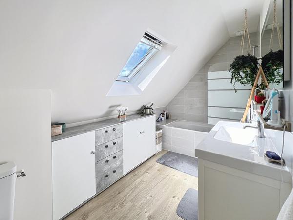 Rare, Saint André des Eaux centre, maison moderne de 93m²(78,36m² loi Carrez), 3 chambres, terrain 201m², excellent DPE en B.