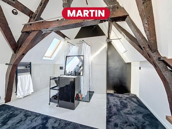 MARTIN - T2 rénové de 50.37 m2 - Place Rihour