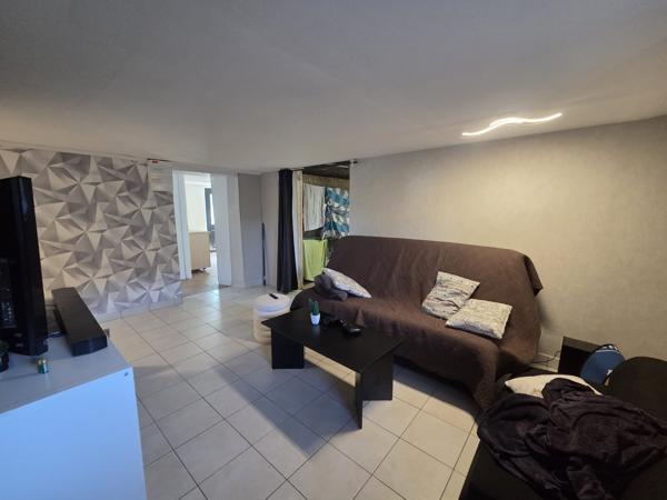 MAISON  FAMILIALE 203 M² - TERRAIN 587 M²