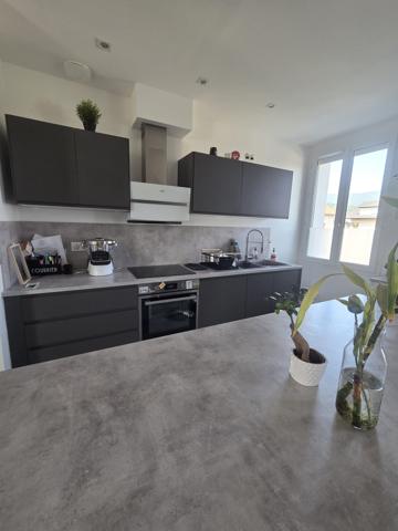 MAISON  FAMILIALE 203 M² - TERRAIN 587 M²
