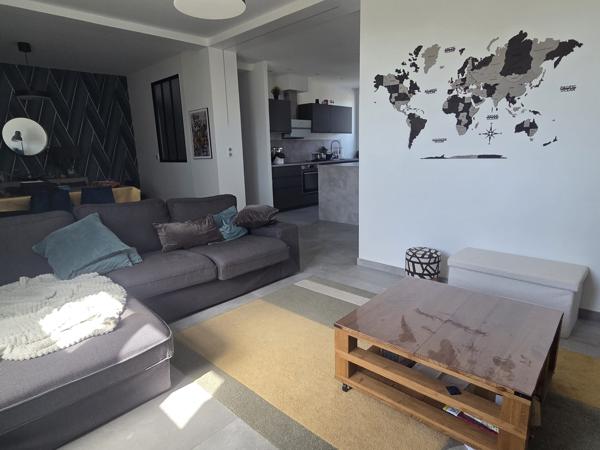 MAISON  FAMILIALE 203 M² - TERRAIN 587 M²