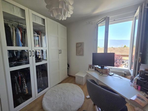 MAISON  FAMILIALE 203 M² - TERRAIN 587 M²