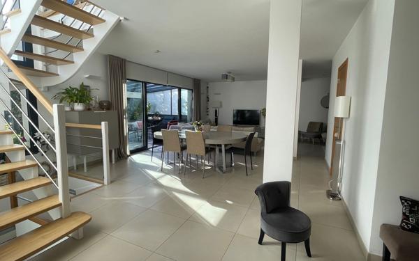 Maison à vendre    5 pièces •  La Varenne - Saint-Maur-des-Fossés