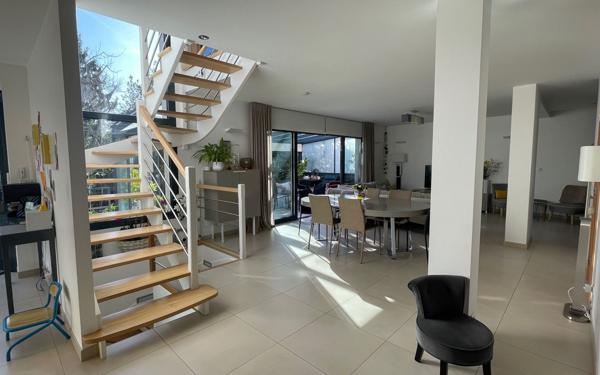 Maison à vendre    5 pièces •  La Varenne - Saint-Maur-des-Fossés