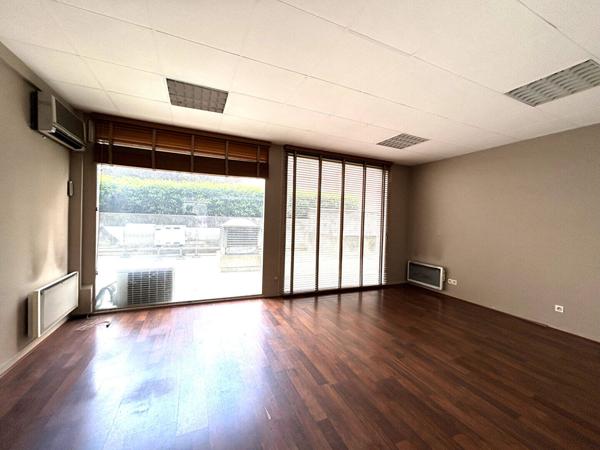 Local commercial 65 m² LYON