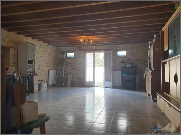 Longère 211 m2/8 pièces/ 44670 La Chapelle-Glain