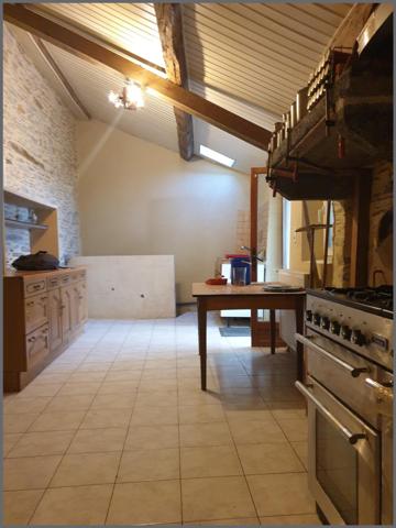 Longère 211 m2/8 pièces/ 44670 La Chapelle-Glain