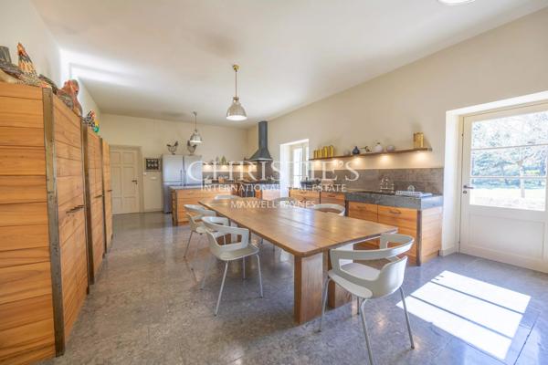Manoir Seigneurial avec magnifique piscine et vues panoramiques