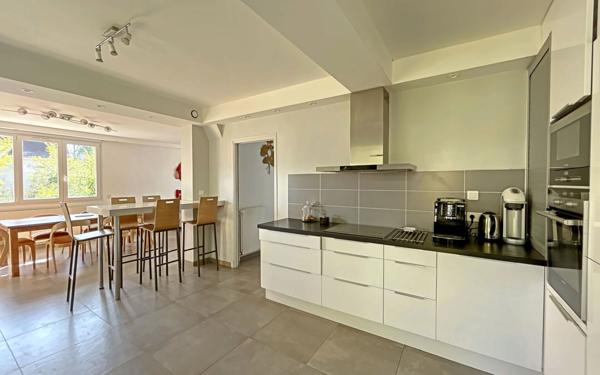 Maison à vendre    9 pièces • 216 m2 Gif-sur-Yvette