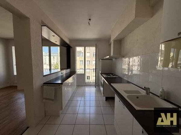 BREST CENTRE-VILLE - APPARTEMENT T5 DE 100 M² - 3EME ETAGE - PETITE COPROPRIETE