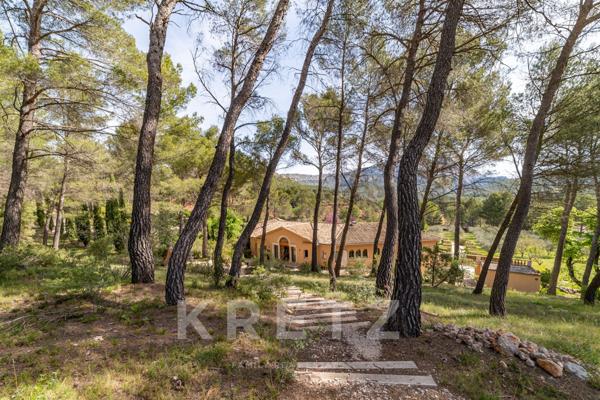 Aix-en-Provence. Propriété d'exception avec vue panoramique Sainte-Victoire, 430 m2, 4 hectares, oli