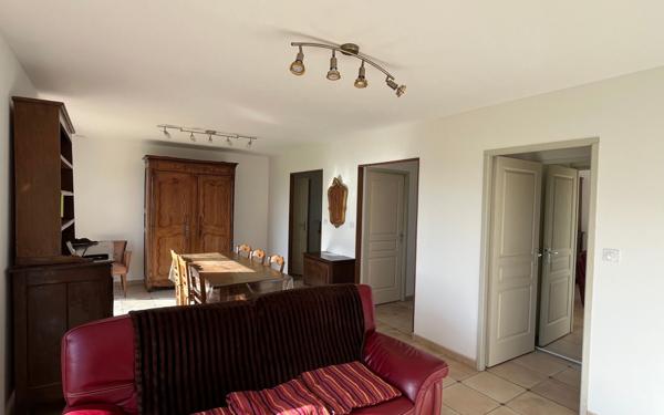 Maison à vendre    4 pièces •  Semallé